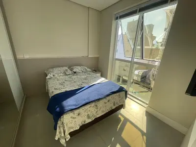 Uma cama ou camas num quarto em Cód 70 - Apartamento á 280m do mar