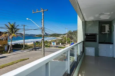 A planta de Aline 102 – Aconchegante Apartamento com Vista para o Mar, a Poucos Metros da Praia de Quatro Ilhas.