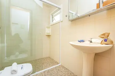 A planta de Morada de 4 Ilhas – Sobrado 03: Linda Casa Germinada a Poucos Passos da Areia da Praia de Quatro Ilhas, para até 10 Pessoas.