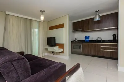 A planta de Porto Fino 203 – Lindo Apartamento no Centro de Bombinhas, a 260 Metros da Praia, com Ótimo Custo-Benefício.