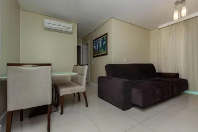 A planta de Porto Fino 203 – Lindo Apartamento no Centro de Bombinhas, a 260 Metros da Praia, com Ótimo Custo-Benefício.