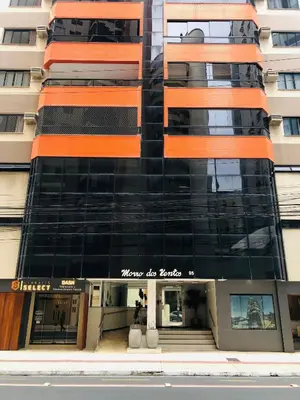 O edifício onde o apartamento está situado
