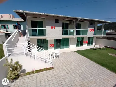 A planta de Apartamento de 2 dormitórios no centro de Bombinhas