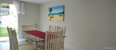 A planta de Apartamento de 2 dormitórios no centro de Bombinhas