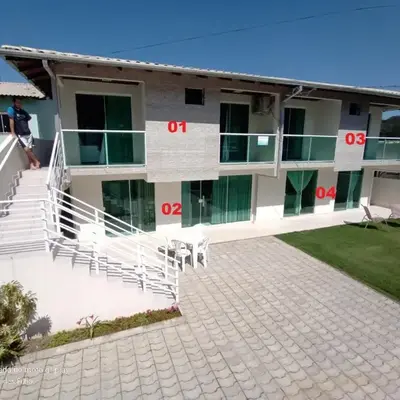 Apartamento de 2 dormitórios no centro de Bombinhas