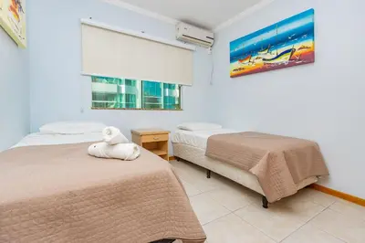 A planta de Jardim 4Ilhas 203 – Aconchegante Apartamento com Vista para o Mar, a Poucos Metros da Praia de Quatro Ilhas.