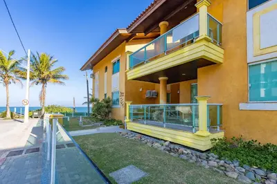 A planta de Jardim 4Ilhas 203 – Aconchegante Apartamento com Vista para o Mar, a Poucos Metros da Praia de Quatro Ilhas.