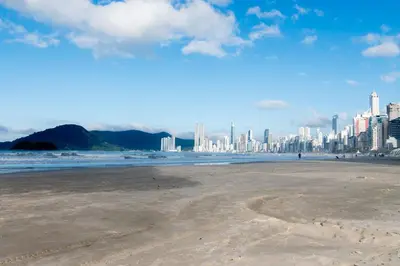 A planta de A 1 quadra do mar em Balneário Camboriú BS1841