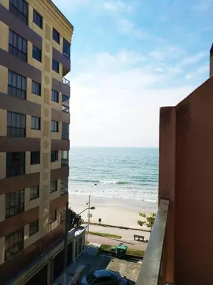 Uma vista do mar geral ou uma vista do mar a partir do apartamento