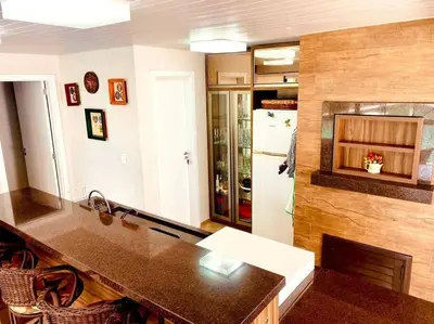 A cozinha ou kitchenette de Linda Cobertura duplex na rua 261, excelente localização