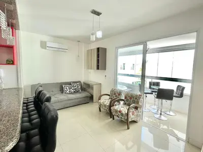 Uma área de estar em cód 91 - Apto com hidromassagem – Palazzo del Mare