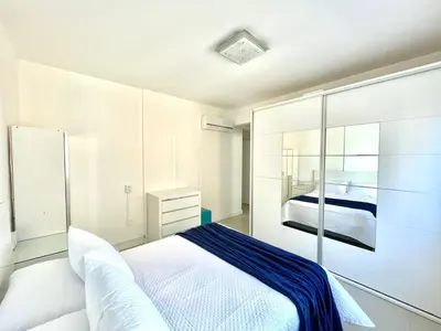 Uma cama ou camas num quarto em cód 91 - Apto com hidromassagem – Palazzo del Mare