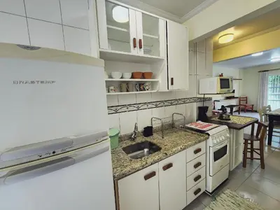 A cozinha ou kitchenette de Res. Regina Maris - Bombinhas