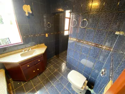 Uma casa de banho em Cobertura quadra mar