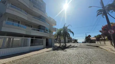 A planta de B119 - Apto para 06 pessoas perto do mar em Bombas