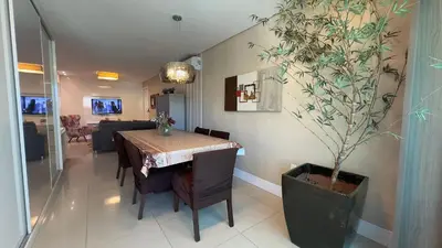Uma televisão e/ou sistema de entretenimento em 097A - Excelente 3 quartos em Bombas