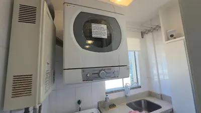 Uma casa de banho em 097A - Excelente 3 quartos em Bombas