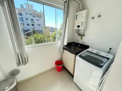 A cozinha ou kitchenette de 082 - Apto confortável na praia de Bombas