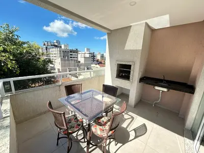 Uma varanda ou terraço em 082 - Apto confortável na praia de Bombas