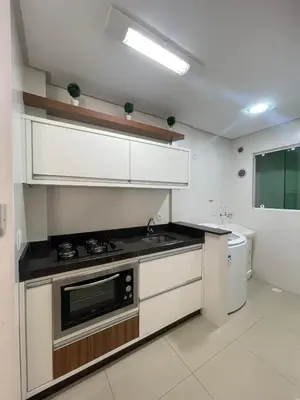 A planta de 1135 Apartamento na Praia de BOMBINHAS CENTRO 20 M da Avenida Principal