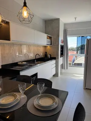 A cozinha ou kitchenette de Novíssimo e confortável apartamento em Palmas