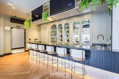 Uma televisão e/ou sistema de entretenimento em IFT - Ed. Infinity Tower Flat 350m da Meia Praia