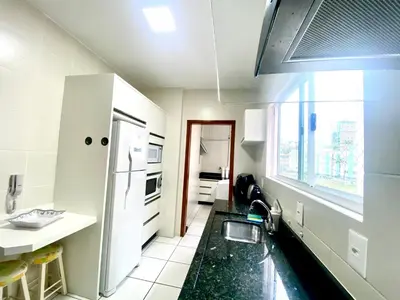 A cozinha ou kitchenette de Sea Breeze - Brisa do Mar - Pé na Areia em Itapema