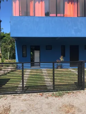 O edifício onde o apartamento está situado