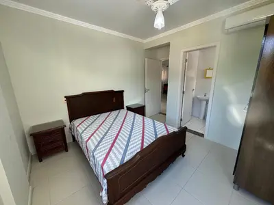 Uma cama ou camas num quarto em Cód 60 - Apartamento á 250 m do mar