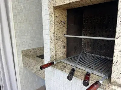 A planta de Lindo apartamento no centro Bombinhas 2 quartos