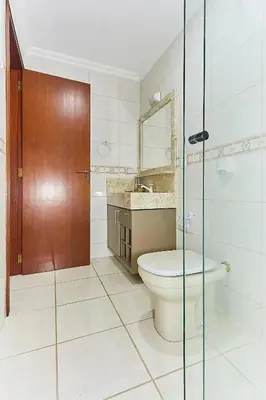 A planta de 1124 - Apto 3 quartos sobre Avenida Principal Bombinhas Centro Vista Lateral para o Mar