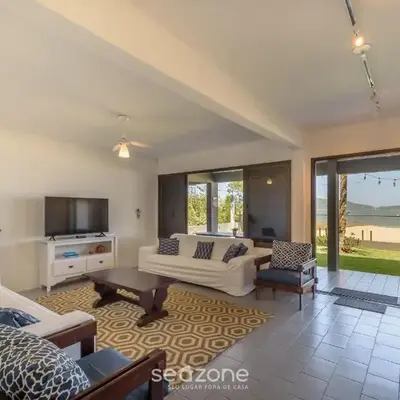 Casa 6Q pé na areia em Bombinhas ABM0101