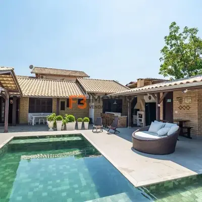 Linda Casa em Canto Grande