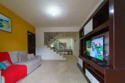 A planta de Casa Bombinhas Mariscal hospedado GleisonJayme