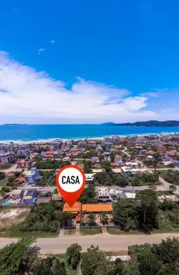 A planta de Casa Bombinhas Mariscal hospedado GleisonJayme