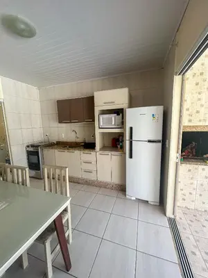 A planta de Casa Costa Serena - 1 suíte e 2 quartos passos do mar