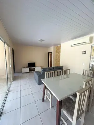 A planta de Casa Costa Serena - 1 suíte e 2 quartos passos do mar