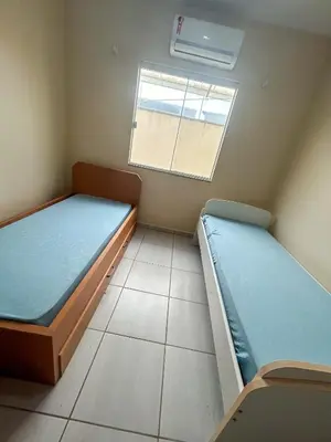 A planta de Casa Costa Serena - 1 suíte e 2 quartos passos do mar