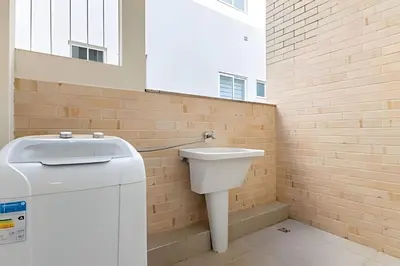 Uma casa de banho em Triplex a poucos metros da praia de Bombas