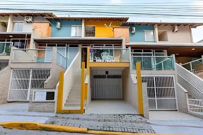 O edifício onde o apartamento está situado