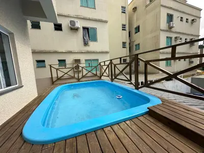 A planta de Duplex de 3 Quartos com Piscina - 140m da praia