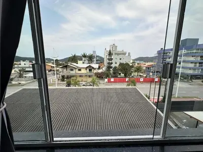 A planta de Duplex de 3 Quartos com Piscina - 140m da praia