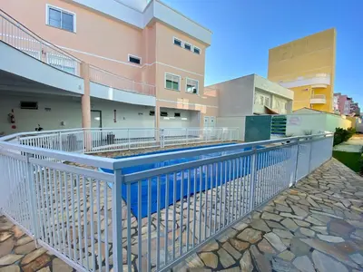 A planta de Apartamento com piscina Bombas