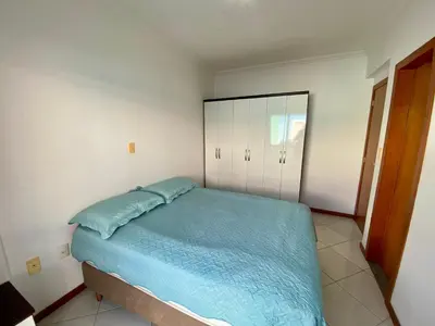 Uma cama ou camas num quarto em Apartamento com piscina Bombas