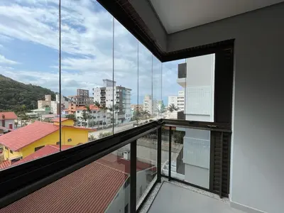 A planta de Cód 90 · Apartamento a poucos passo do mar