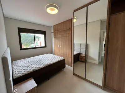 A planta de Cód 90 · Apartamento a poucos passo do mar