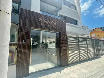 A planta de Cód 90 · Apartamento a poucos passo do mar