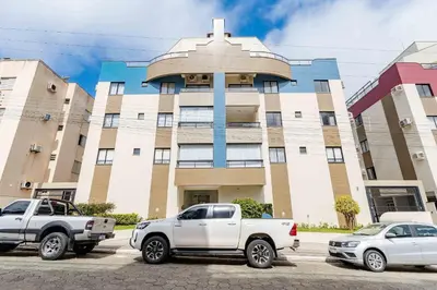 A planta de Excelente Apartamento em Bombas - 3 dormitórios
