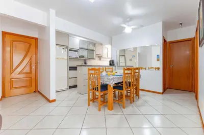 A planta de Excelente Apartamento em Bombas - 3 dormitórios