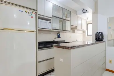 A planta de Excelente Apartamento em Bombas - 3 dormitórios